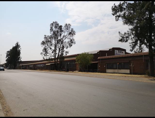 13,500M² WAREHOUSE TO LET IN ALRODE SOUTH